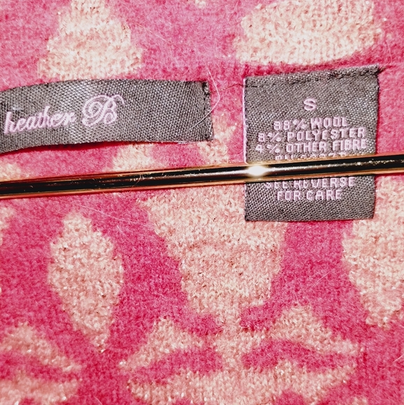 Women's Vintage Heather B Wool Faux Fur Trim Button Up Cardigan. - Picture 5 of 6